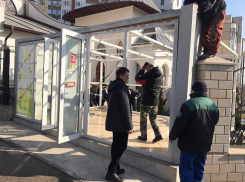 Мешавший молиться киоск на Чеканах снесен