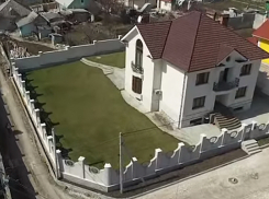 Андрея Нэстасе уличили во владении  в долине миллионеров шикарным особняком, записанным на мать