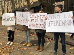 Уставшим от пробок жителям Кишинева предложили прийти на референдум