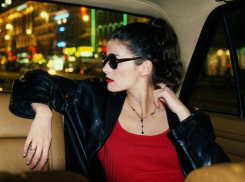 Секса вместо денег потребовал столичный таксист у девушки, возвращавшейся с корпоратива