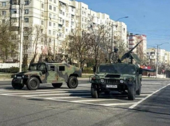 Армия на улицах Кишинева - боевые автомобили уже видели почти все