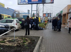 Молодой мужчина сорвался с высоты при замене рекламного баннера в Комрате 