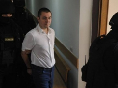 Вячеславу Платону приходится пить воду из туалета