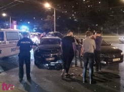 Ночное ДТП на Чеканах из-за неуступчивого водителя с двумя пострадавшими сняли на видео