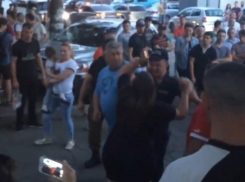 Масштабную драку с полицией беременных и мам с детьми в Кишиневе сняли на видео