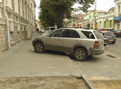 В Сети показали парковку в стиле Киртоакэ на Александри 