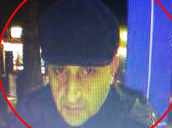 Карманник попал на запись у банкомата в Кишиневе, когда снимал деньги с украденной карты 