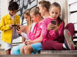 Смартфон детям не игрушка, а средство социальной и умственной деградации