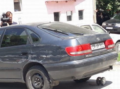 За рулём врезавшегося в остановку авто находился 22-летний парень - стали известны подробности
