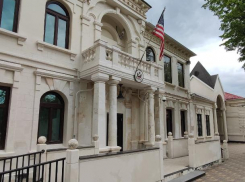 Посольство США «решительно осудило» акт насилия над офисом информирования НАТО