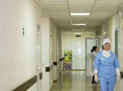 В Институте матери и ребенка отстранили персонал, допустивший адские роды в туалете 