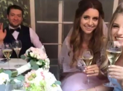 Сестра-близнец Маргариты Додон показала ее секретного жениха на бракосочетании