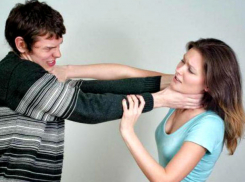 Разъяренная ревнивица напала с ножом на бывшего мужа и его любовницу в Приднестровье