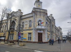 В центре Кишинева на переходе сбили девочку. Родители ищут свидетелей