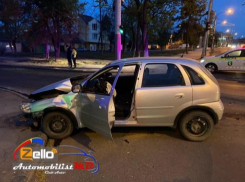 В столице произошла авария с участием машины скорой помощи, перевозившей зараженного Covid-19