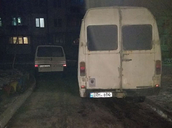 Эгоистичная парковка водителя во дворе Кишинева помешала медикам попасть на срочный вызов