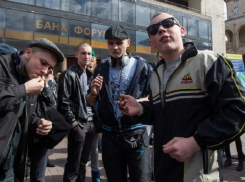 Украинцы жестоко избили и ограбили гражданина Молдовы, который похвастал высокой зарплатой