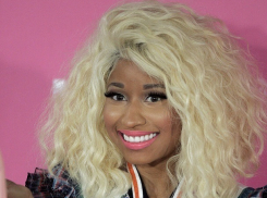 Брат известной певицы насиловал 11-летнюю девочку по два раза в день