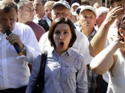 Рубашку Майи Санду стоимостью зарплаты учителя высмеяли молдаване