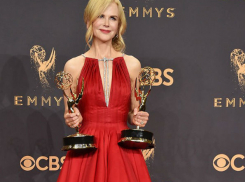 Самые красивые платья показали звезды Голливуда на вручении Эмми-2017
