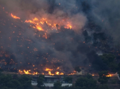 Молдавские пожарные участвуют в тушении лесных пожаров в Греции