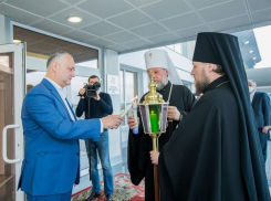 Благодатный огонь доставили в Молдову  