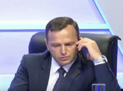 «Новая мода оппозиции» - Нэстасе прервал ведущую прямого эфира ради того, чтобы поговорить по телефону со Слусарем