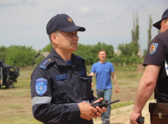 Спасатели, карабинеры и солдаты построили в Крокмазе дамбу длиной 3 км