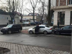 Массовая авария с наказанием автохама произошла в центре Кишинева
