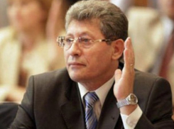 «Политическая развалина» Гимпу обвинил Шалару и Бэсеску: «они большие обманщики» 