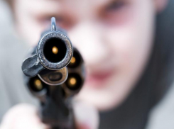 Закрыл дуло пальцем и выстрелил: подростка в Рышканах госпитализировали с огнестрельным ранением 