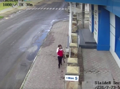 В Бельцах женщина украла средь бела дня оставленную на улице лопату