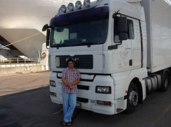 Водителям грузовиков запретили выезжать на дороги в дневное время 