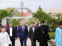 Президент проводит встречи с гражданами на юге страны 