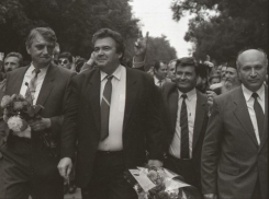 29 июля 1989 - Мирча Снегур идет наверх