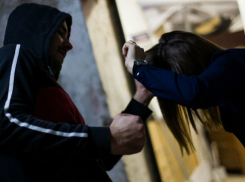 Заступившуюся за сына тираспольчанку и ее подругу жестоко избили два хулигана 