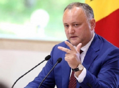 Додон пообещал разобраться с планами США построить в Молдове военные базы