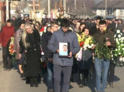 Резонансное убийство в Костештах - 16-летнего преступника переквалифицировали в хулигана, общественность возмущена