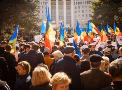 Протесты в режиме нон-стоп перед президентурой! Организаторы сегодняшнего митинга заявляют, что люди будут мирно протестовать до тех пор, пока власть не уйдет в отставку!