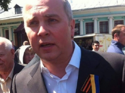 Хитрый украинский депутат обошел запрет Порошенко на ношение георгиевской ленточки