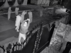 Конфликт между соседями в Единцах перерос в насилие, применение слезоточивого газа и стрельбу