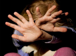 Педофил, насиловавший падчериц, получил пожизненный срок 