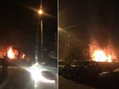 Жуткое пламя горящего дома в Долине роз попало на видео