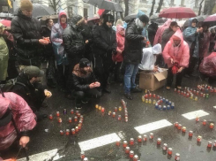 Малочисленный марш Саакашвили в Киеве разогнал снегопад 