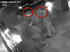 Полиция разыскивает двух мужчин, избивших молодого человека в Кишиневе 