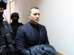 Несмотря на объявленную голодовку, Филат продолжает принимать пищу