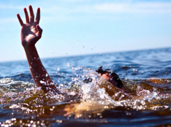 Смерть в воде встретил мужчина, решивший охладиться в реке Прут