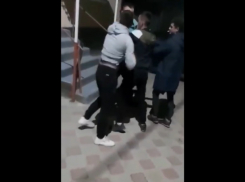 18+ Подростки избили свежеиспеченного сотрудника полиции в Каларашском районе