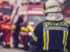 Пожар в Вадул-луй-Водэ: спасатели вынесли из дома прикованную к постели женщину