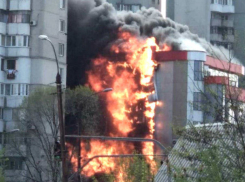 Взрыв и огненный ад: в Кишиневе частично сгорел торговый центр